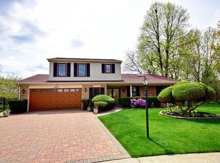 3913 Lizette Ln, Glenview, IL 60026