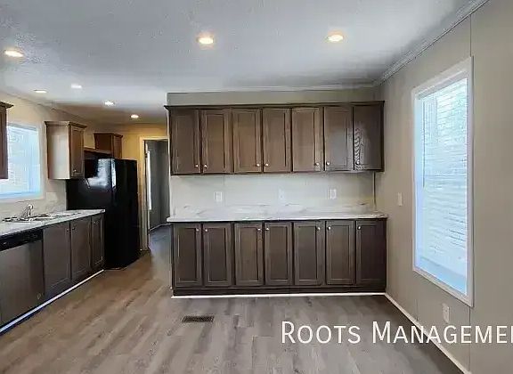 4th image of 315 W Gordon Pike #28