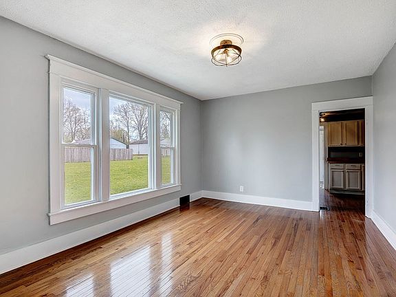 5th image of 499 Grand St