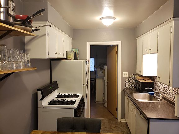 3rd image of 408 Mary Ave