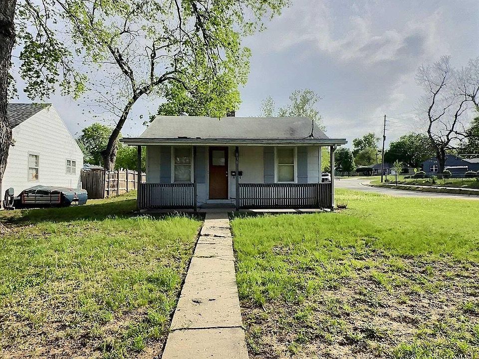 1st image of 839 W 4th St
