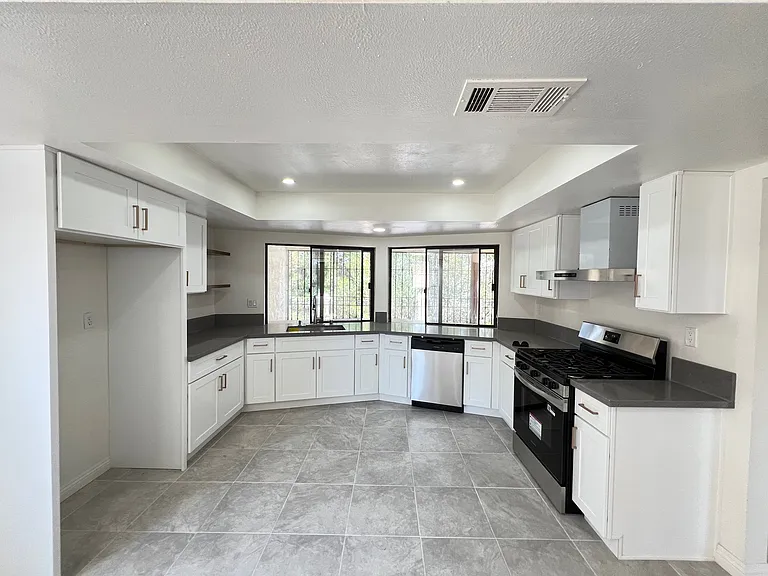 13850 Dahlgren Dr — Photo 3