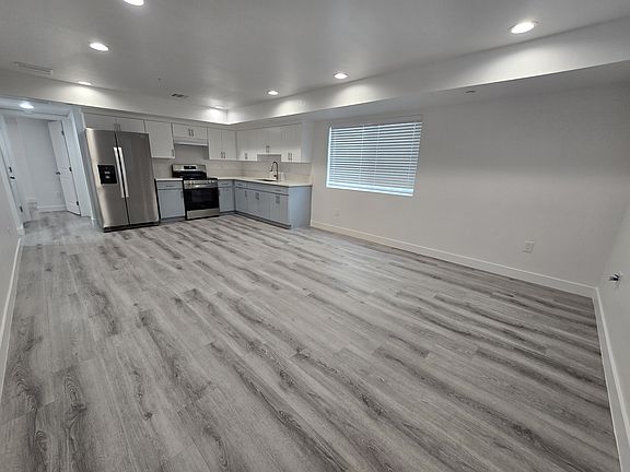 3rd image of 1807 Workman St #3/4