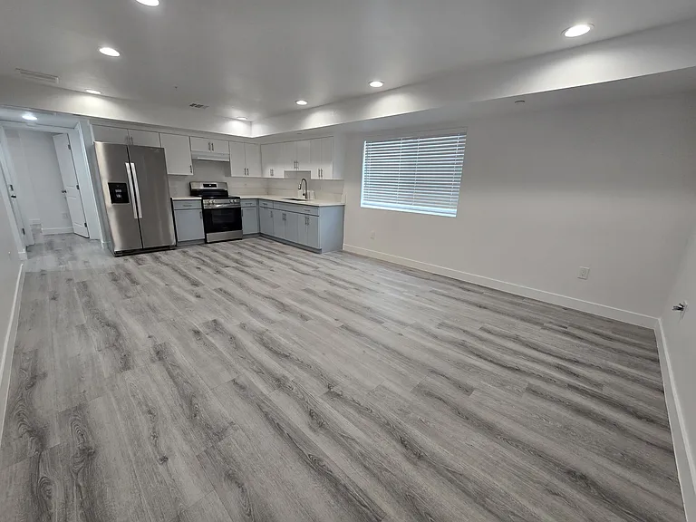 1807 Workman St #3/4 — Photo 3