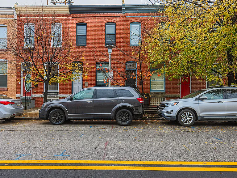 9 N Linwood Ave — Photo 1