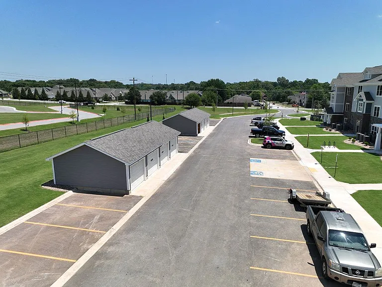 Dodson Pointe Apartment Homes — Photo 62