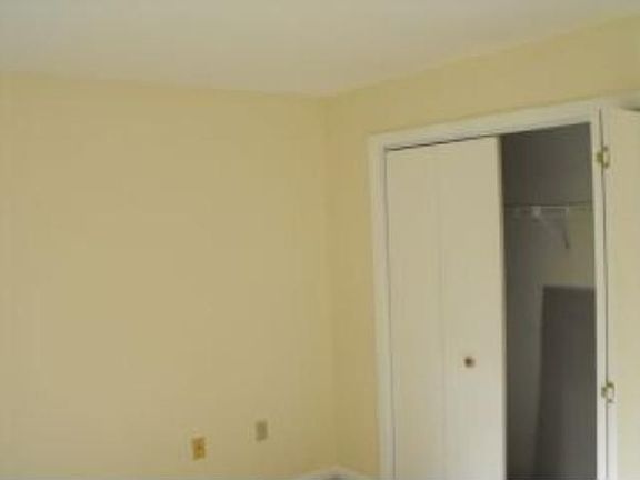 2nd image of 520 Candlewood Park
