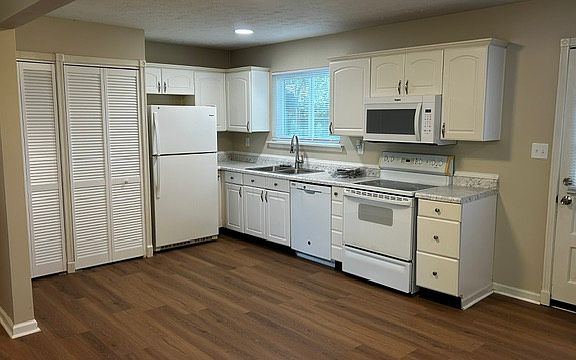 4th image of 10311 Waycross Ave