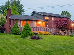 126 Crandon Cir, Beaver, PA 15009