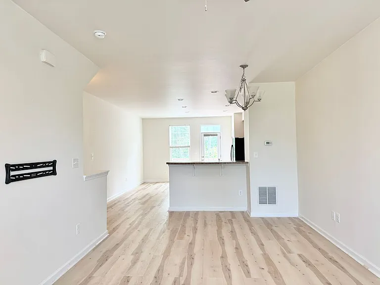 127 Streamview Dr — Photo 7