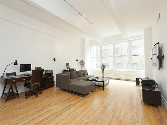 Sold by Sotheby's International Realty | media 22