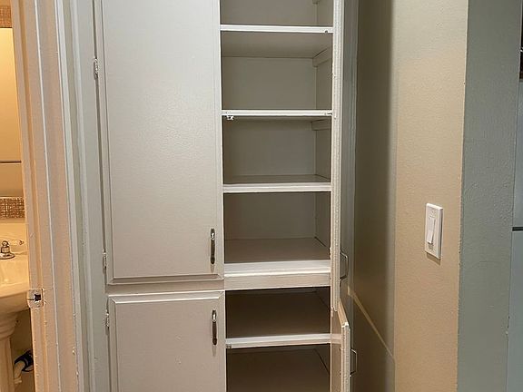4th image of 556 Arizona St APT 19