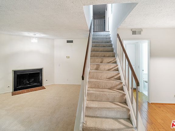 5th image of 18411 Hatteras St Unit 249