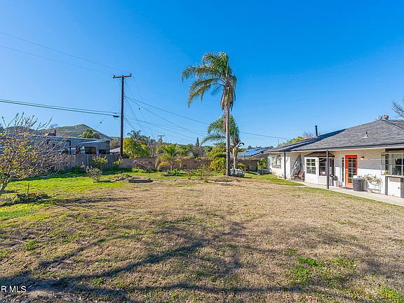 3rd image of 242 E Bonita Dr