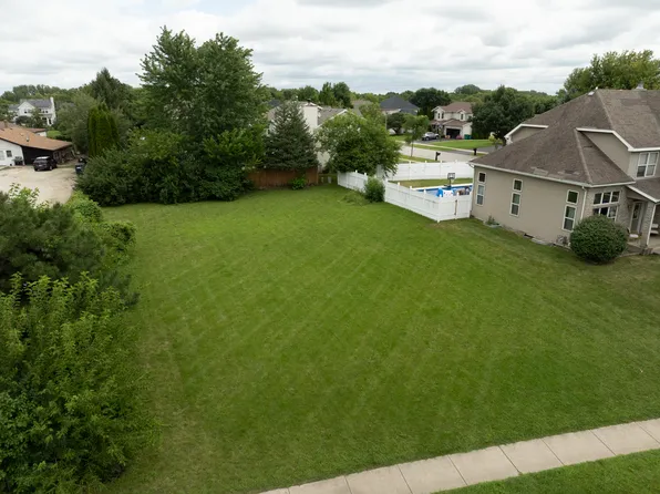 22604 Prairie Crossing Dr, Plainfield, IL 60544
