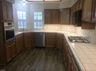 1100 Driftwood Ct, Hanford, CA