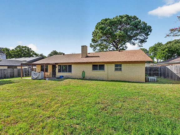 2nd image of 7312 Vanessa Dr