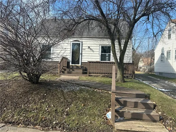 1368 Hammel St, Akron, OH 44306