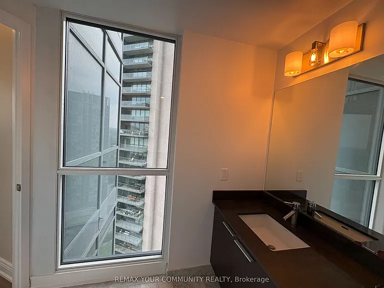 10 Park Lawn Rd #2404 — Photo 36