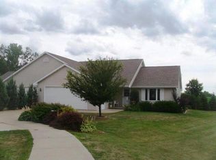 2812 Garners Creek Ct, Kaukauna, WI 54130