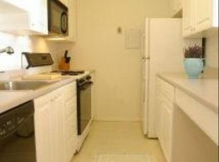 6 Whittier Pl APT 8E, Boston, MA 02114
