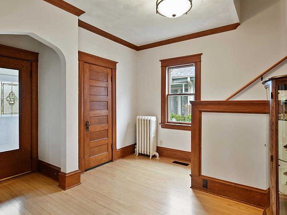 5th image of 3653 Aldrich Ave S