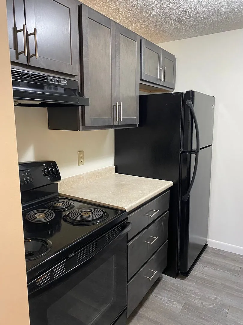 Building Photo - Residences at Riverside