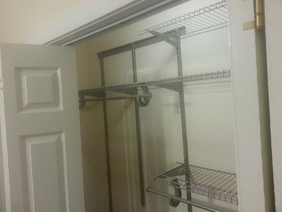 4th image of 806 W 11th St