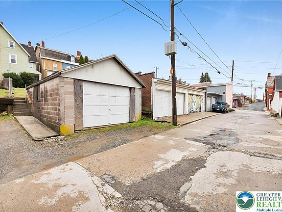 3rd image of 1211 Mechanic St