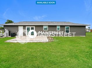 1421 NE 18th Ave, Cape Coral, FL 33909