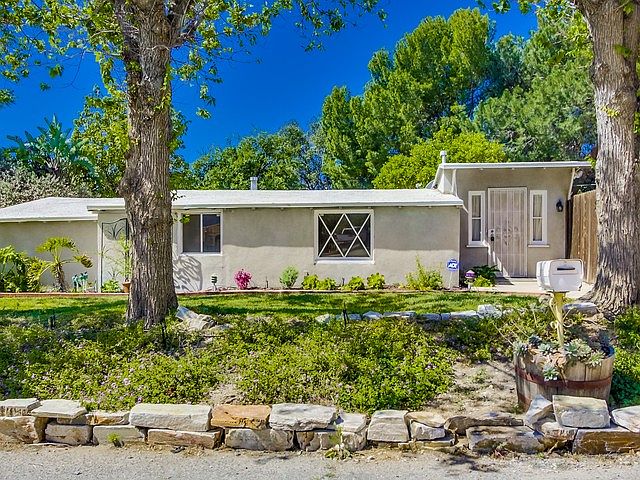 1st image of 13575 De Garmo Ave