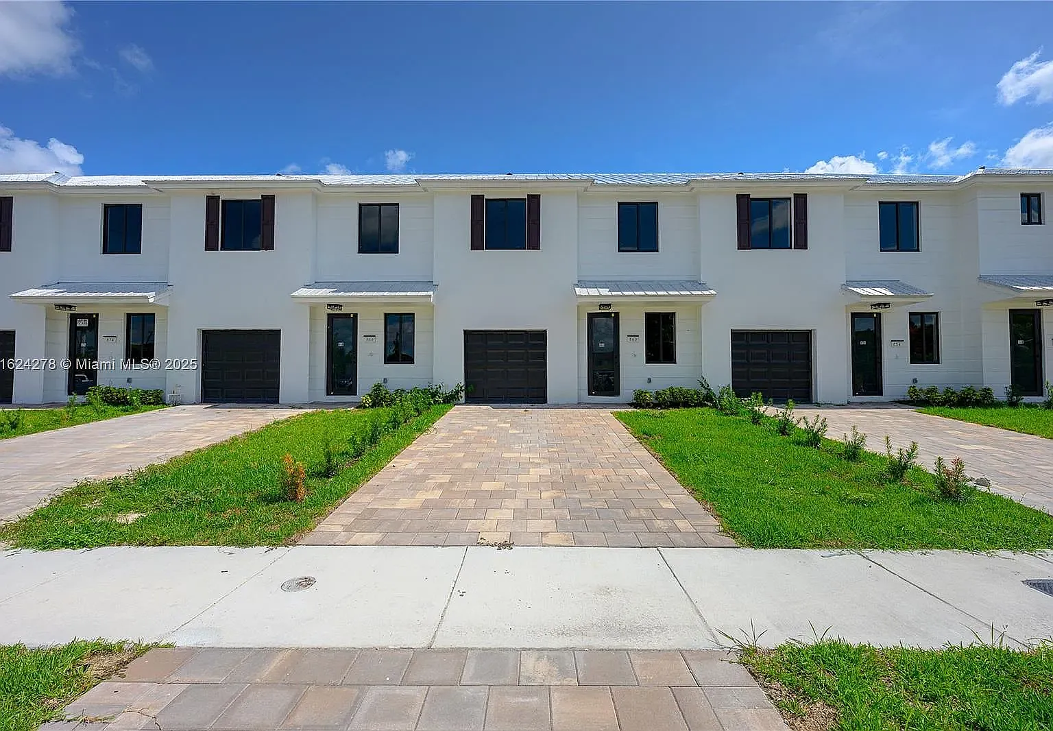 4 bed, 2.5 bath, 2062 sqft, $2,990 — Photo 1