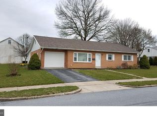 14 E Lincoln Ave, Robesonia, PA 19551
