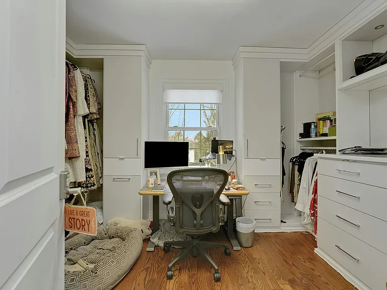 41 Fairview Ave — Photo 32