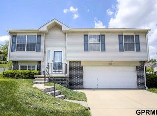 13520 Westport Cir, Bellevue, NE 68123