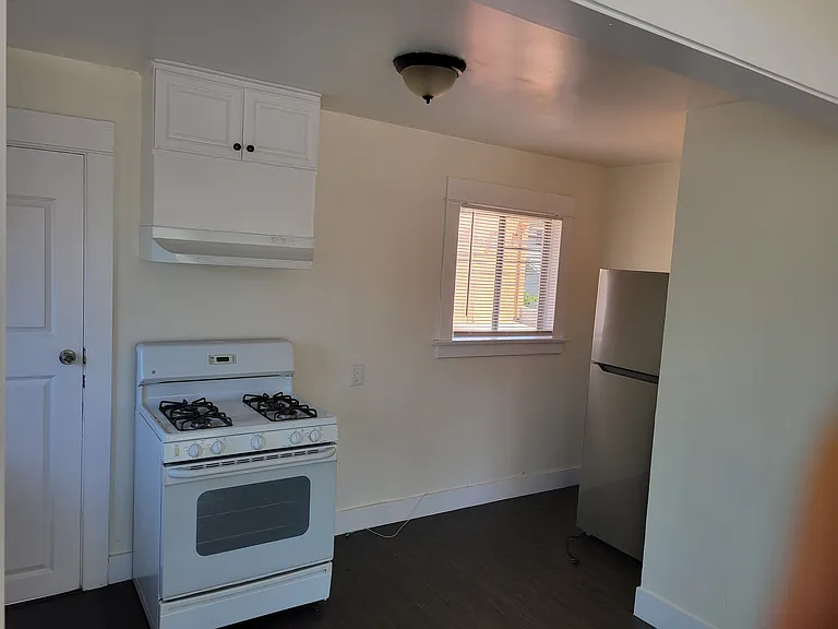 719 E 8th St #719 — Photo 4
