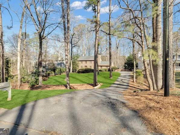 3649 Hermitage Dr, Berkeley Lake, GA 30096