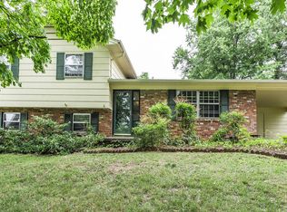 7529 Luscombe Dr, Knoxville, TN 37919