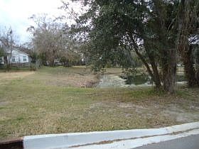 5th image of 327 Broward St