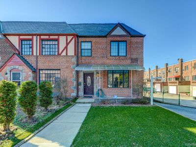 67-54 Groton Street, Forest Hills, NY, 11375