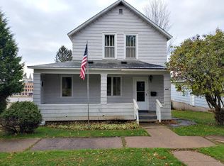 407 W Brown St, Iron Mountain, MI 49801