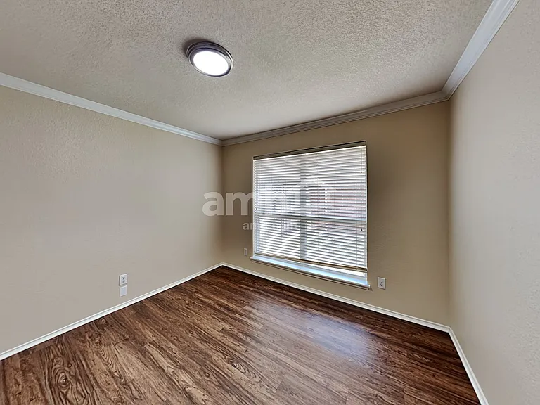 402 Nutmeg — Photo 21