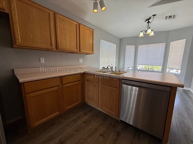 6246 W Blackhawk Dr — Photo 10