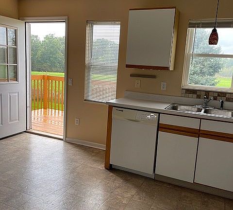 2nd image of 615 Trinity Dr Unit 2
