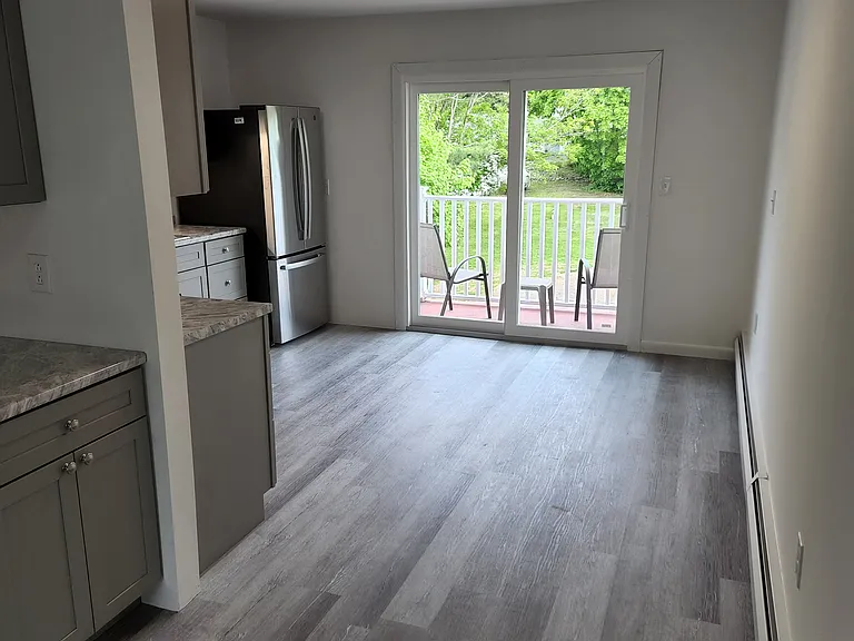 430 Grandview Ave #9 — Photo 4