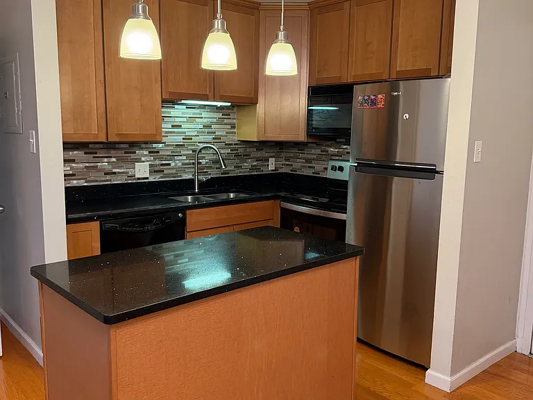 1054 S Kingshighway Blvd #E — Photo 3