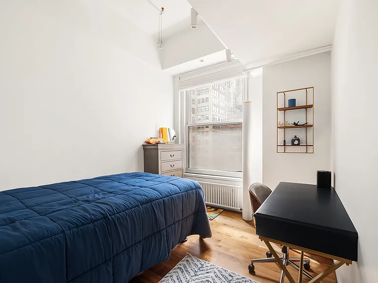 315 W 36th St #11D — Photo 8
