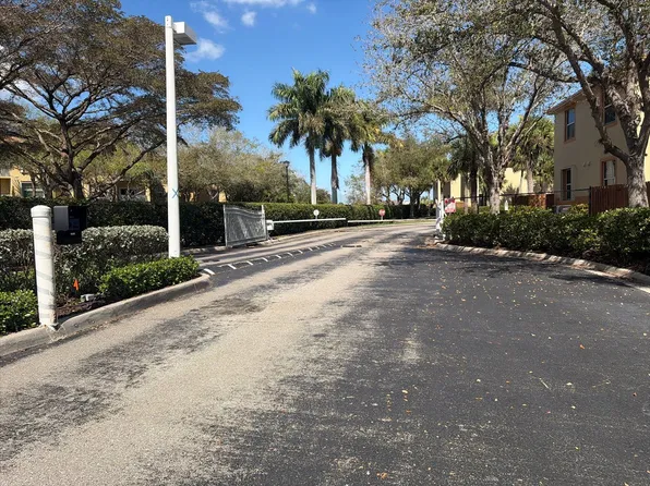 15409 Bellamar Cir, Fort Myers, FL 33908