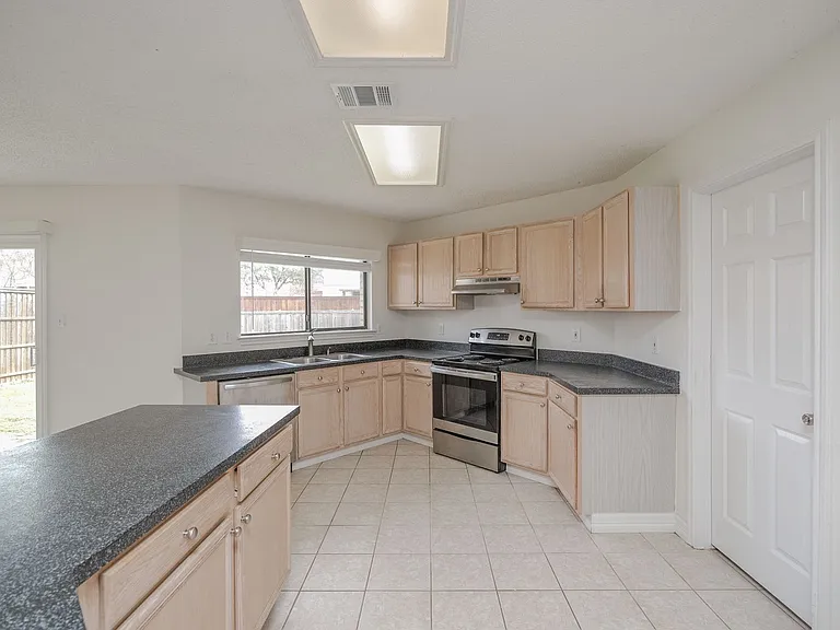 6410 Nottoway Ct — Photo 17
