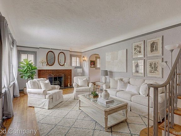 2nd image of 6464 Coleman St